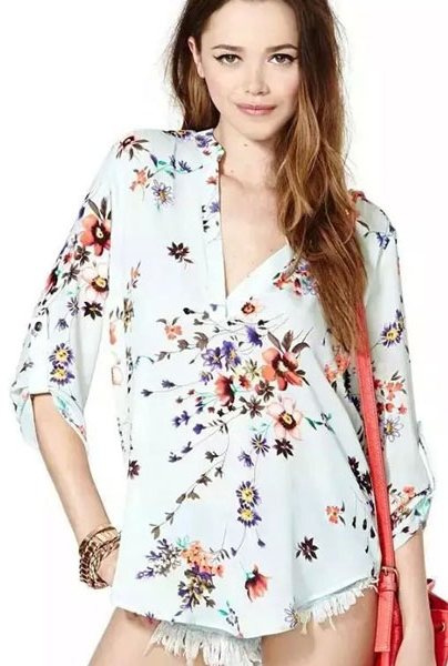 Цветочная блузка с длинным рукавом