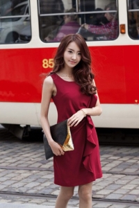 Элегантное красное платье