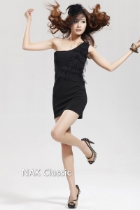 Мини-платье черного цвета с шифоновым декором (размер М)