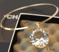 Ожерелье с большим кристаллом