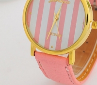Наручные часы с розовым ремешком