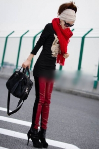 Модные черно-красные леггинсы