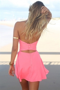 Розовое пляжное платье