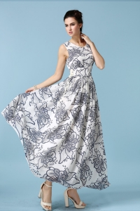 Длинное элегантное платье с цветами