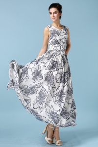 Длинное элегантное платье с цветами
