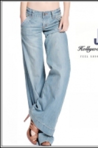 '.Голубые расклешенные джинсы (размер М) .'